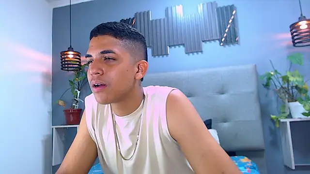Snapshot of Lukaz_Caballero chatting on June 6, 2:05 am Lukaz Caballero online show from June 6, 2:05 am