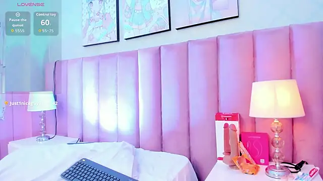 Hellencute18  online show from May 27, 2:03 pm