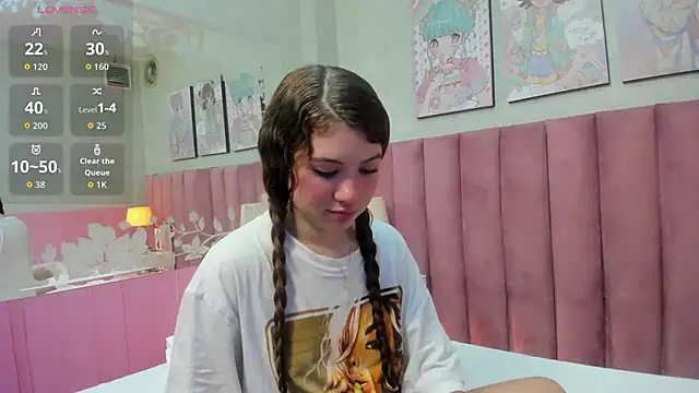 Snapshot of Hellencute18_ chatting on June 24, 10:58 am Hellencute18 online show from June 24, 10:58 am