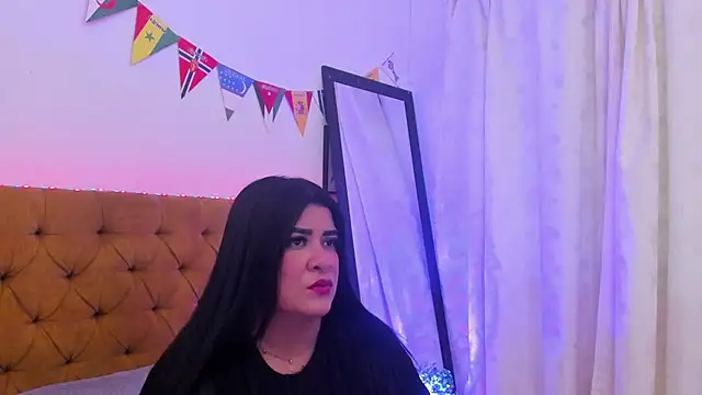 Snapshot of Katty_West chatting on July 4, 7:09 pm Katty West online show from July 4, 7:09 pm