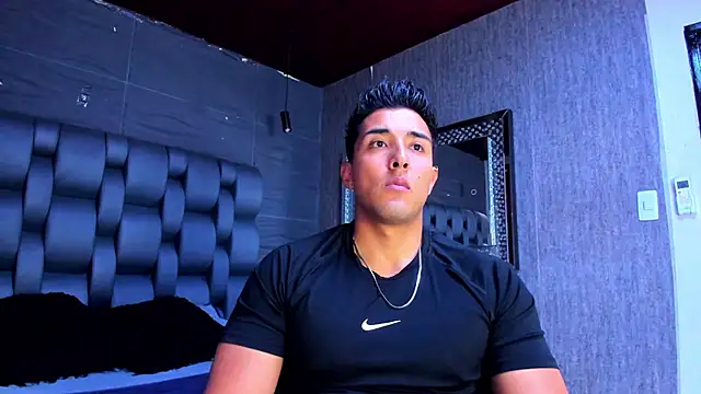 Snapshot of alangreek1 chatting on April 19, 8:33 pm alangreek1 online show from April 19, 8:33 pm