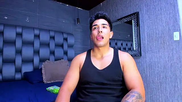 Snapshot of alangreek1 chatting on April 30, 11:31 pm alangreek1 online show from April 30, 11:31 pm