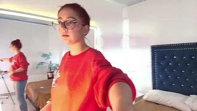 Amelie adams online show from May 24, 11:15 am