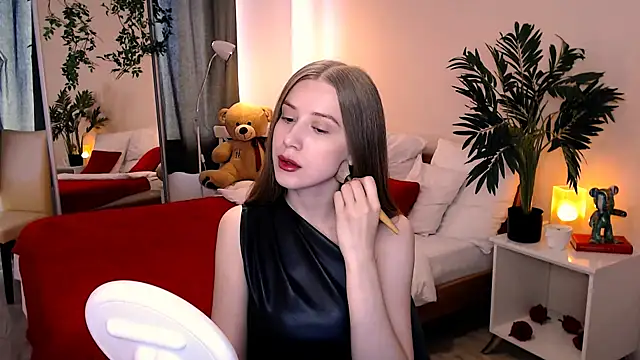 cheeky chick online show from June 9, 1:12 pm