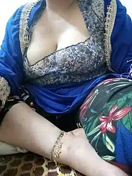 Snapshot of amal2809z chatting on July 13, 6:33 pm amal2809z online show from July 13, 6:33 pm