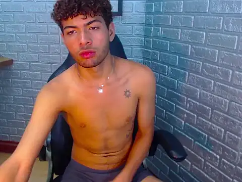 Snapshot of jake_1boy chatting on April 9, 9:09 pm jake 1boy online show from April 9, 9:09 pm