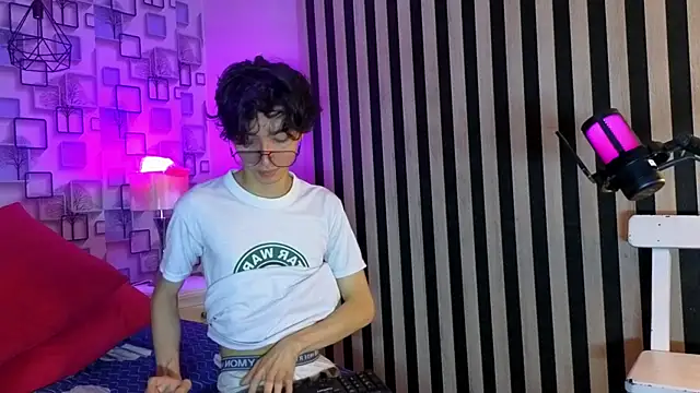 Twink Sebas7 online show from April 19, 12:26 pm