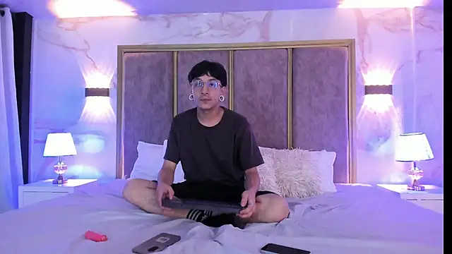 Snapshot of AxelandRenata chatting on May 19, 3:02 am AxelandRenata online show from May 19, 3:02 am