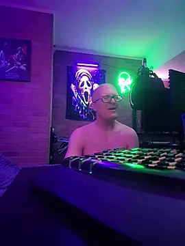 chronic vibez online show from June 2, 12:56 am
