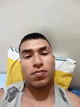 Snapshot of estivenhot chatting on April 8, 11:27 pm estivenhot online show from April 8, 11:27 pm