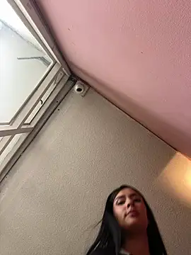 AlanaMartinez Pink online show from April 29, 9:32 pm