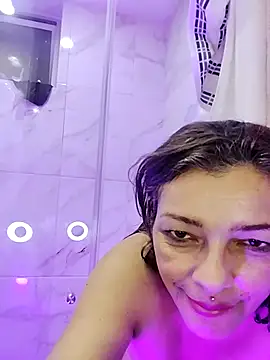 Snapshot of CarolMis_79 chatting on April 26, 10:40 pm CarolMis 79 online show from April 26, 10:40 pm