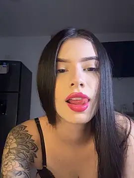 Snapshot of Giiasteele chatting on June 4, 1:00 am Giiasteele online show from June 4, 1:00 am