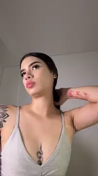 Snapshot of Giiasteele chatting on July 17, 12:39 am Giiasteele online show from July 17, 12:39 am