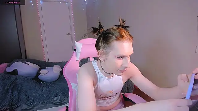 Mikaella Nicole online show from April 10, 8:24 pm