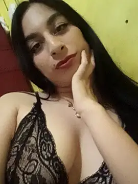 Snapshot of Perlizz_95 chatting on April 11, 2:16 am Perlizz 95 online show from April 11, 2:16 am