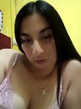 Snapshot of Perlizz_95 chatting on April 17, 12:57 am Perlizz 95 online show from April 17, 12:57 am