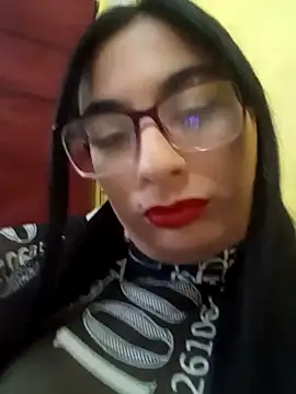 Snapshot of Perlizz_95 chatting on April 19, 7:49 pm Perlizz 95 online show from April 19, 7:49 pm