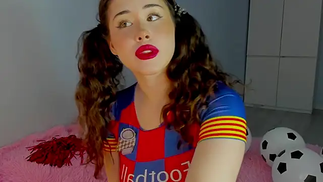 ChloeBlisss online show from June 26, 6:51 am
