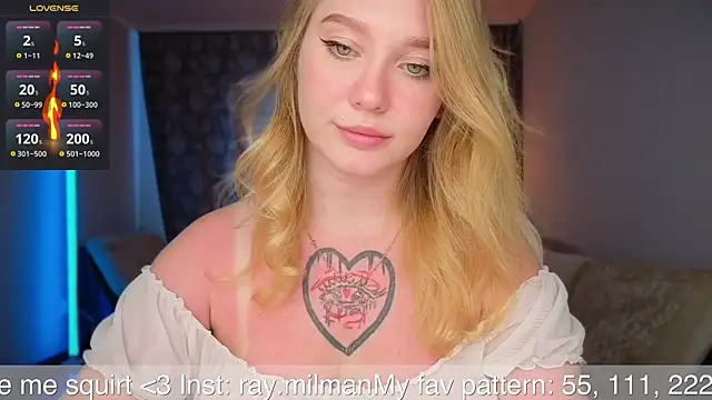 Snapshot of AliceMilr chatting on July 21, 9:55 am AliceMilr online show from July 21, 9:55 am