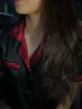 Snapshot of mayha11 chatting on June 21, 12:35 am mayha11 online show from June 21, 12:35 am