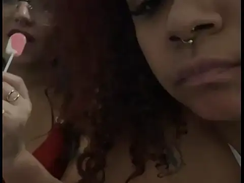 Snapshot of meninas_60 chatting on April 10, 6:29 am meninas 60 online show from April 10, 6:29 am