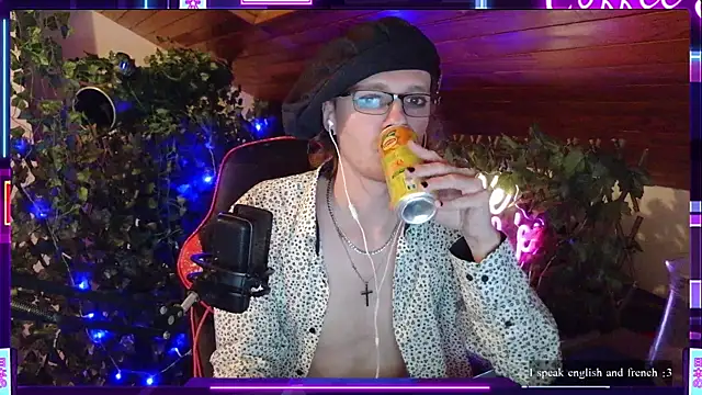 SkinnyAlex1312 online show from April 22, 7:26 pm