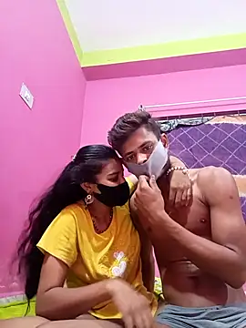 Snapshot of Hot-Couple4 chatting on April 17, 4:54 pm Hot-Couple4 online show from April 17, 4:54 pm