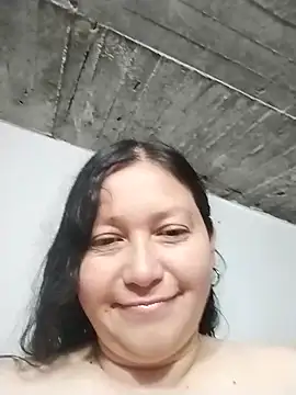 Snapshot of Dayis_2 chatting on June 4, 10:05 pm Dayis 2 online show from June 4, 10:05 pm