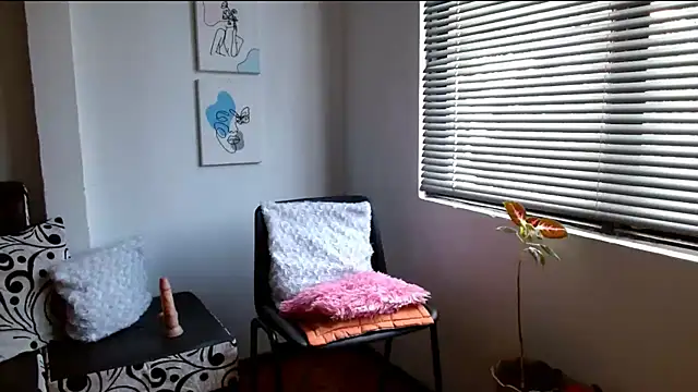 Snapshot of alisonnturbay chatting on June 2, 12:40 pm alisonnturbay online show from June 2, 12:40 pm