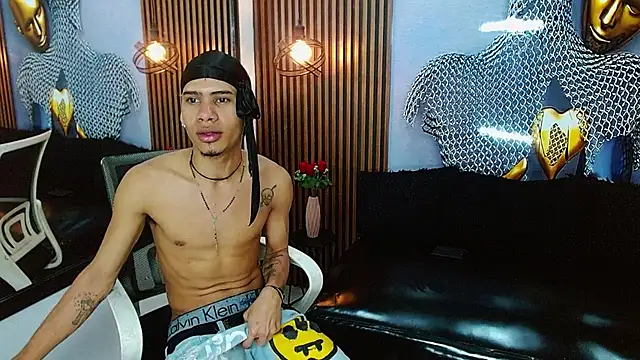 Skinny cute Alyer online show from June 26, 7:18 pm