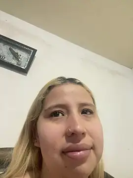 Snapshot of Aliss_Taylor1 chatting on May 2, 1:49 pm Aliss Taylor1 online show from May 2, 1:49 pm