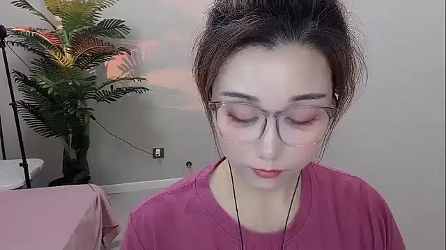 Snapshot of Yunxi- chatting on April 18, 1:37 pm Yunxi- online show from April 18, 1:37 pm