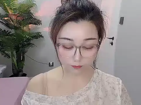 Snapshot of Yunxi- chatting on April 28, 1:49 pm Yunxi- online show from April 28, 1:49 pm