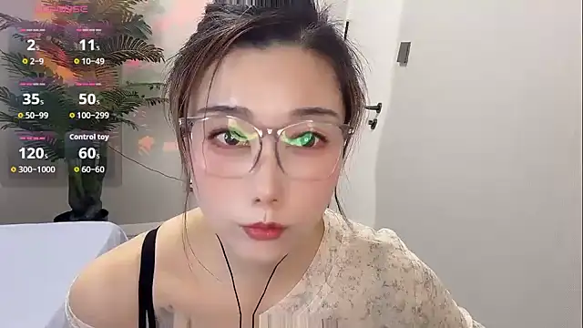 Snapshot of Yunxi- chatting on May 12, 2:14 pm Yunxi- online show from May 12, 2:14 pm