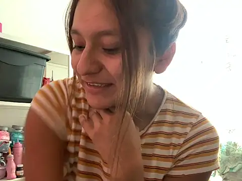 SolMlrena online show from June 4, 8:48 pm