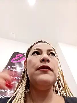 Snapshot of LUISA__07 chatting on April 23, 1:35 pm LUISA 07 online show from April 23, 1:35 pm
