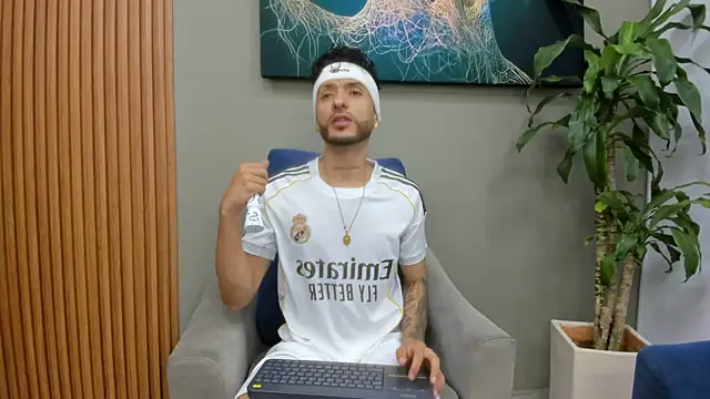 Snapshot of denis_winslow chatting on May 22, 7:41 pm denis winslow online show from May 22, 7:41 pm