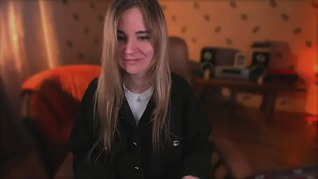 MiaSparkes online show from April 19, 10:58 am