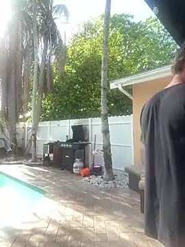 youngwildfreee online show from April 21, 8:55 pm