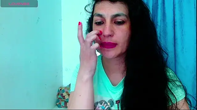 Snapshot of diosa_gil chatting on May 8, 2:06 am diosa gil online show from May 8, 2:06 am