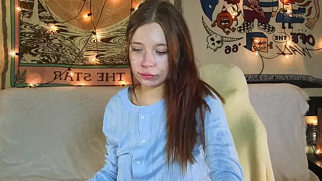 BlueberryMilMil online show from April 17, 3:48 pm