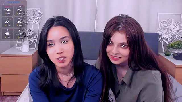 Snapshot of ReynaGrinvalsky chatting on April 23, 12:29 pm ReynaGrinvalsky online show from April 23, 12:29 pm