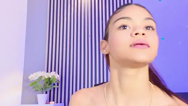 Anthonella smiith online show from April 16, 5:03 pm