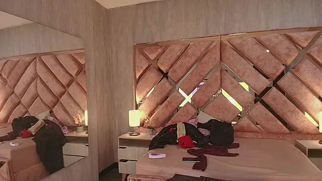 anntonellaamorettii online show from April 18, 8:09 pm