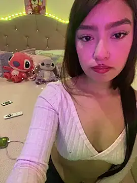 Snapshot of Miakittyyy chatting on April 23, 1:46 pm Miakittyyy online show from April 23, 1:46 pm