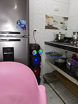 Snapshot of zamara_and_erik chatting on July 11, 9:56 am zamara and erik online show from July 11, 9:56 am
