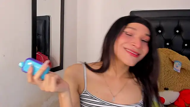 Snapshot of Camil_7w7 chatting on May 18, 9:09 pm Camil 7w7 online show from May 18, 9:09 pm