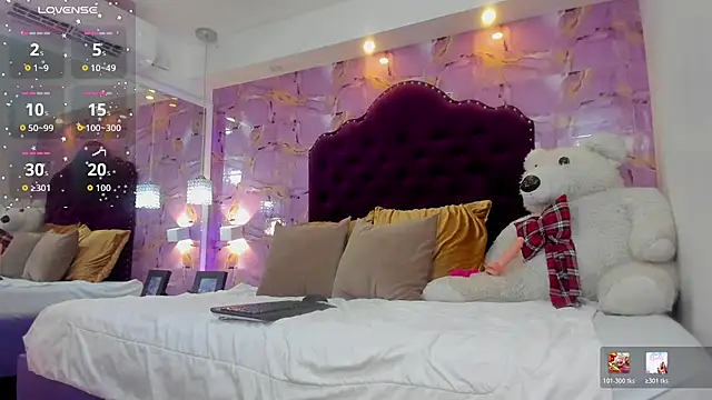 Snapshot of luna_bloomm_ chatting on July 8, 4:50 am luna bloomm online show from July 8, 4:50 am