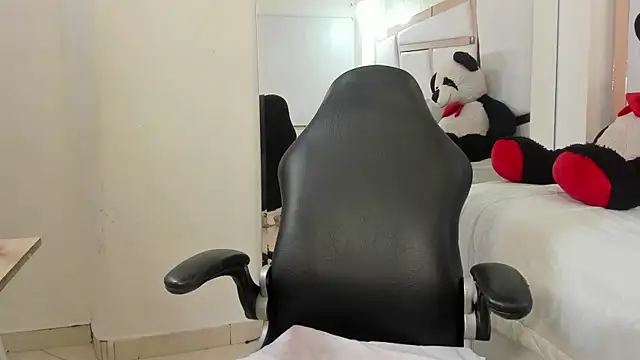 Snapshot of vanel_lope chatting on May 15, 11:23 pm vanel lope online show from May 15, 11:23 pm